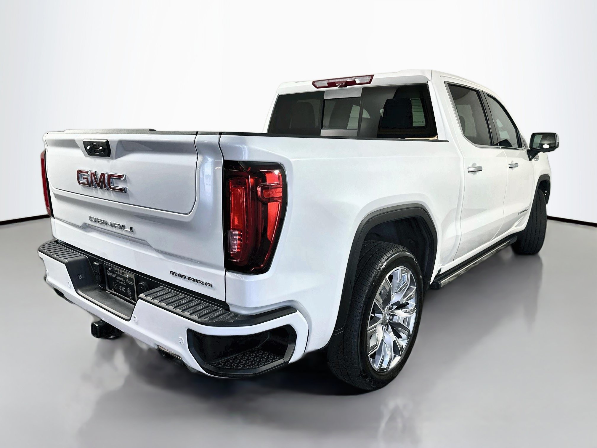Used 2024 GMC Sierra 1500 Denali w/ Denali Reserve Package AWD/4WD image 7