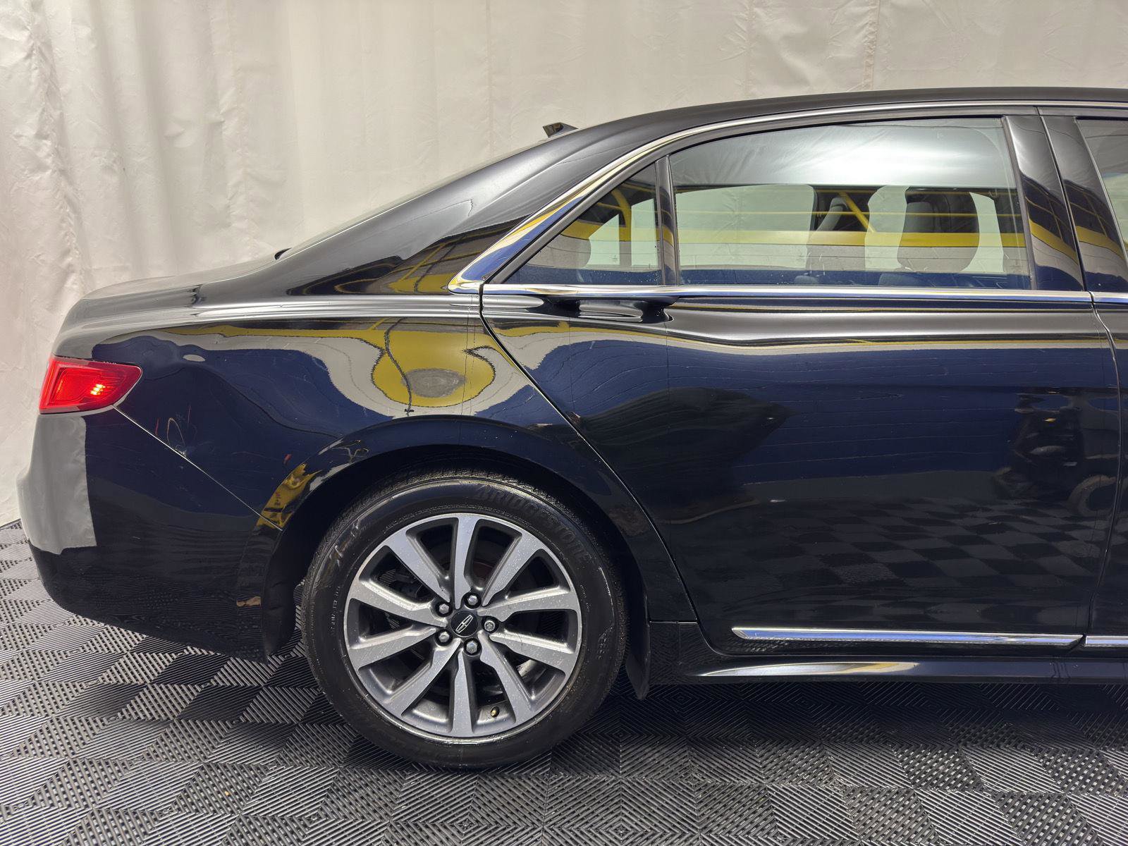 Used 2019 Lincoln Continental AWD w/ Equipment Group 500A image 10