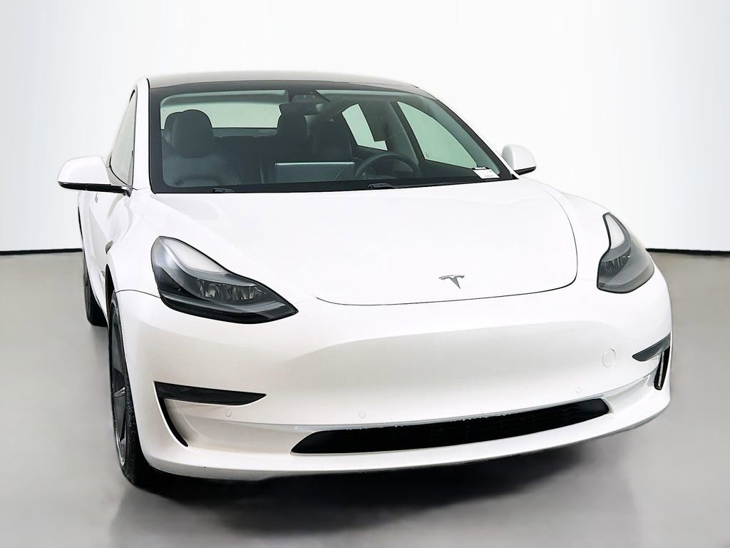Used 2021 Tesla Model 3 Standard Range Plus image 2