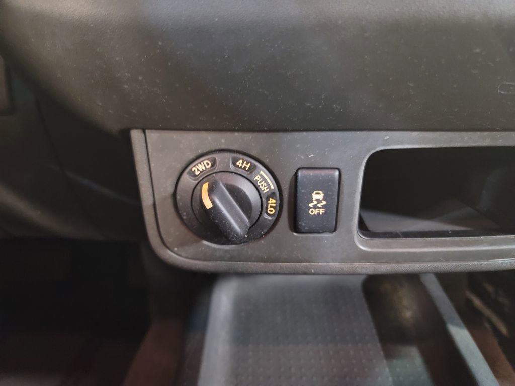 Used 2013 Nissan Xterra S image 15