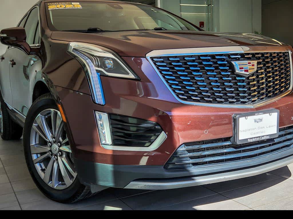 Used 2023 Cadillac XT5 Premium Luxury AWD/4WD image 2