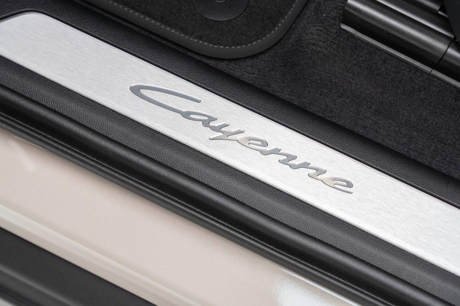 New 2025 Porsche Cayenne image 13