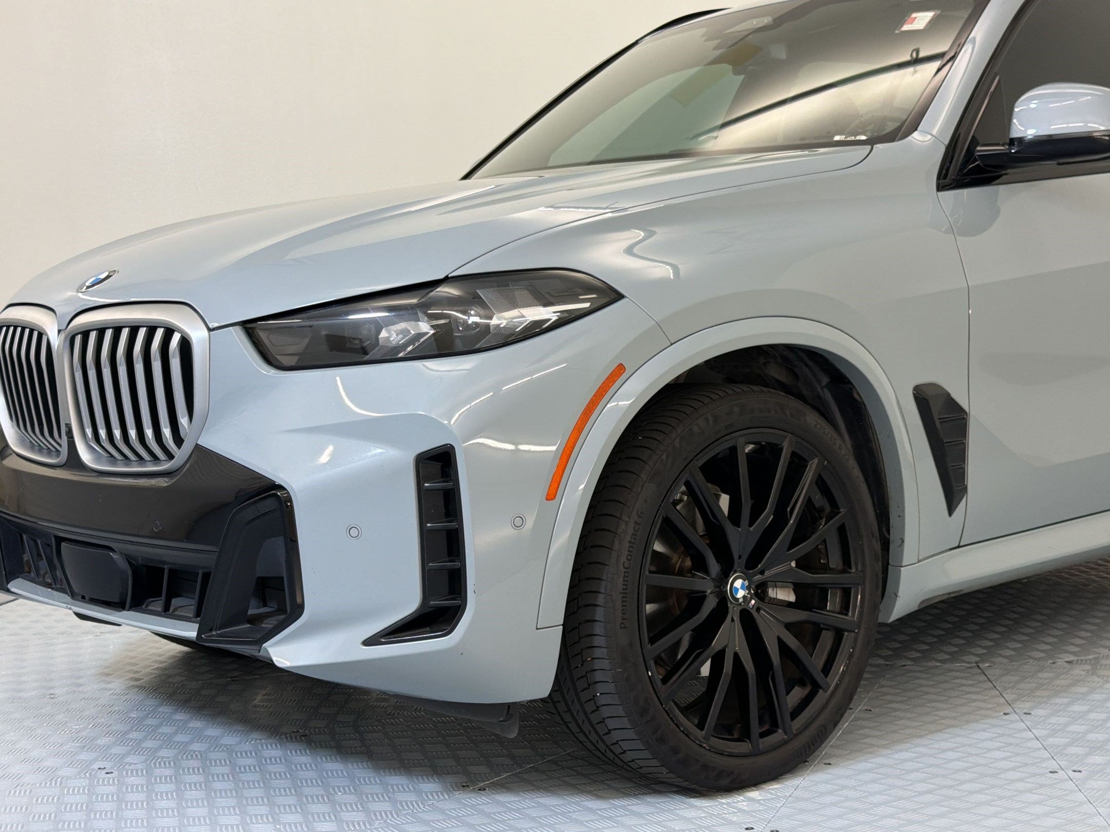 Used 2024 BMW X5 xDrive40i w/ M Sport Package AWD/4WD image 24