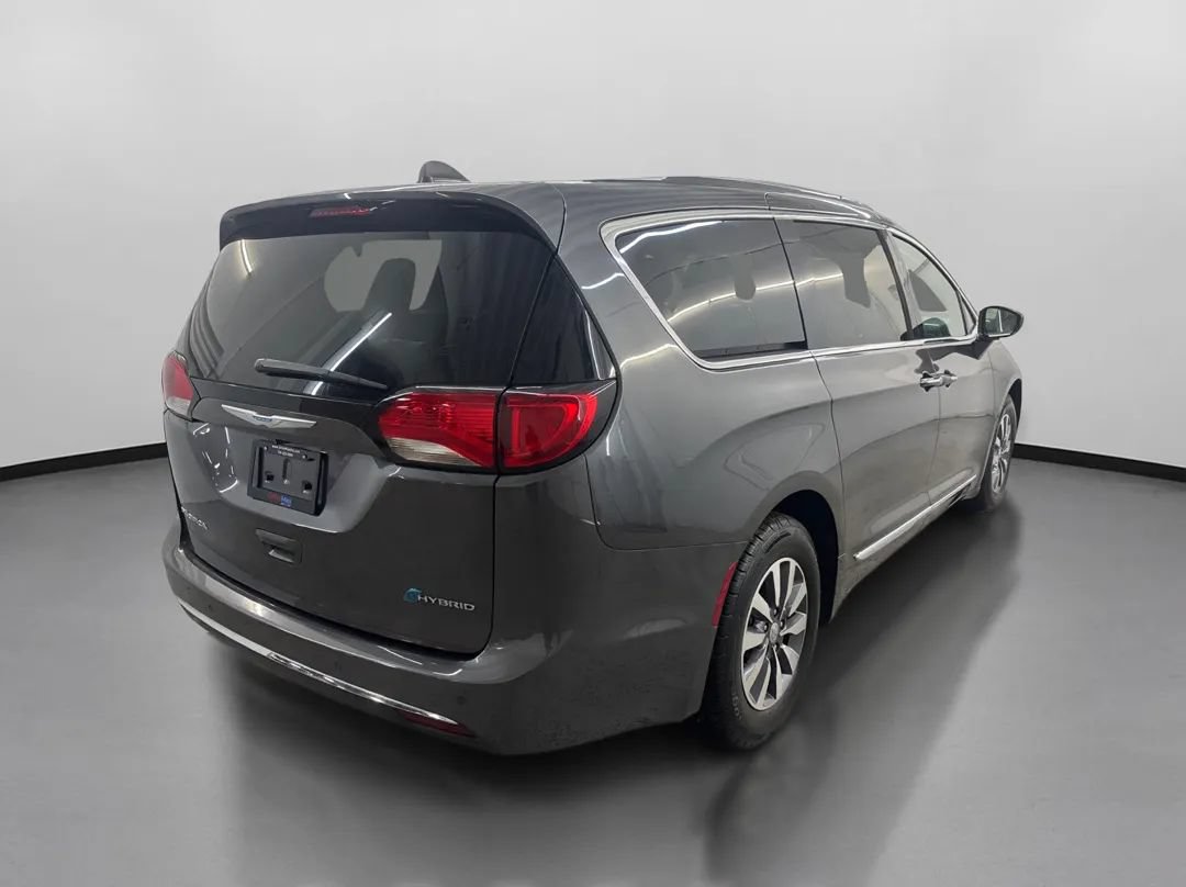Used 2020 Chrysler Pacifica Touring-L FWD image 10