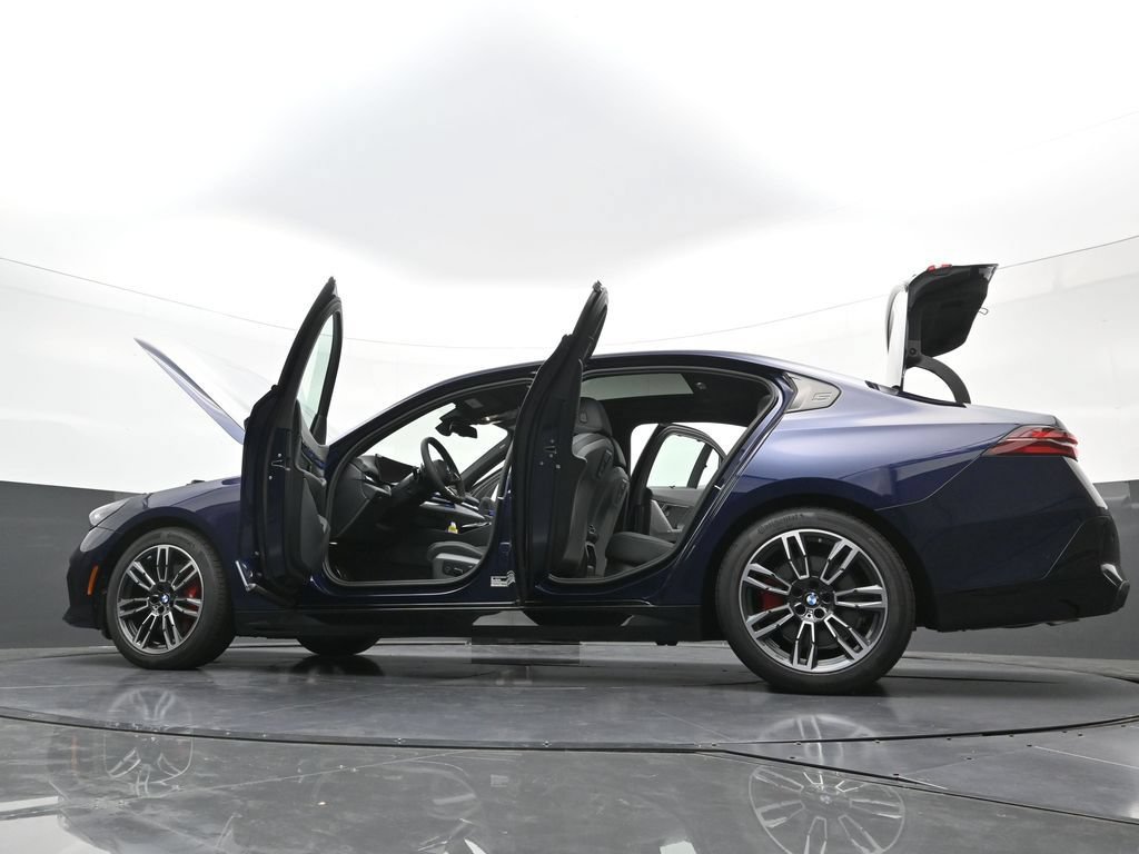 New 2026 BMW 540i xDrive w/ Executive Package AWD/4WD image 42
