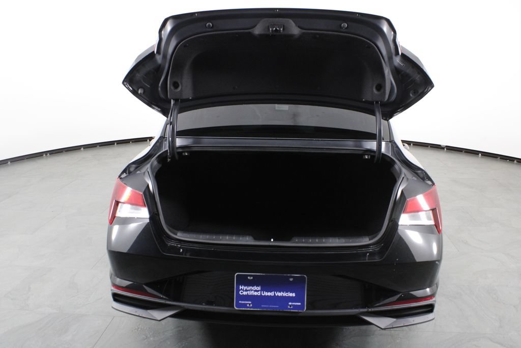 Certified 2022 Hyundai Elantra SEL FWD image 16