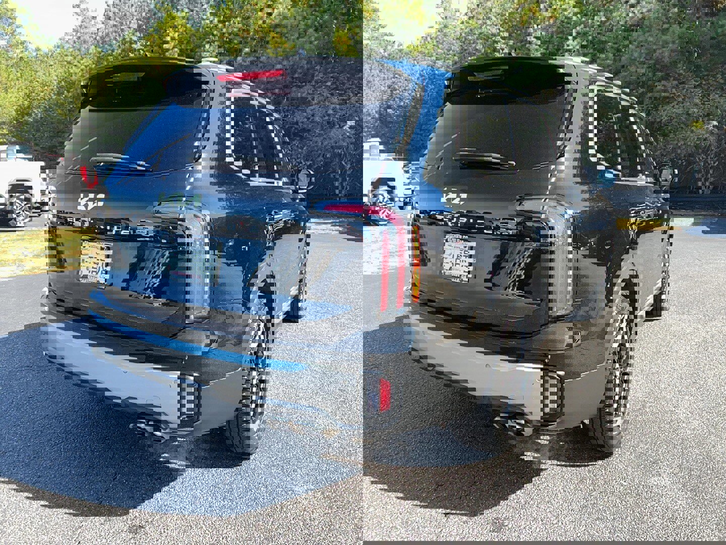 Used 2023 Kia Telluride EX w/ EX Captain's Chair Package image 5