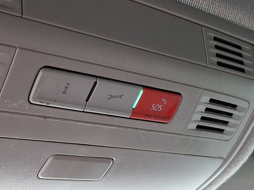 Used 2021 Volkswagen Tiguan SE image 24