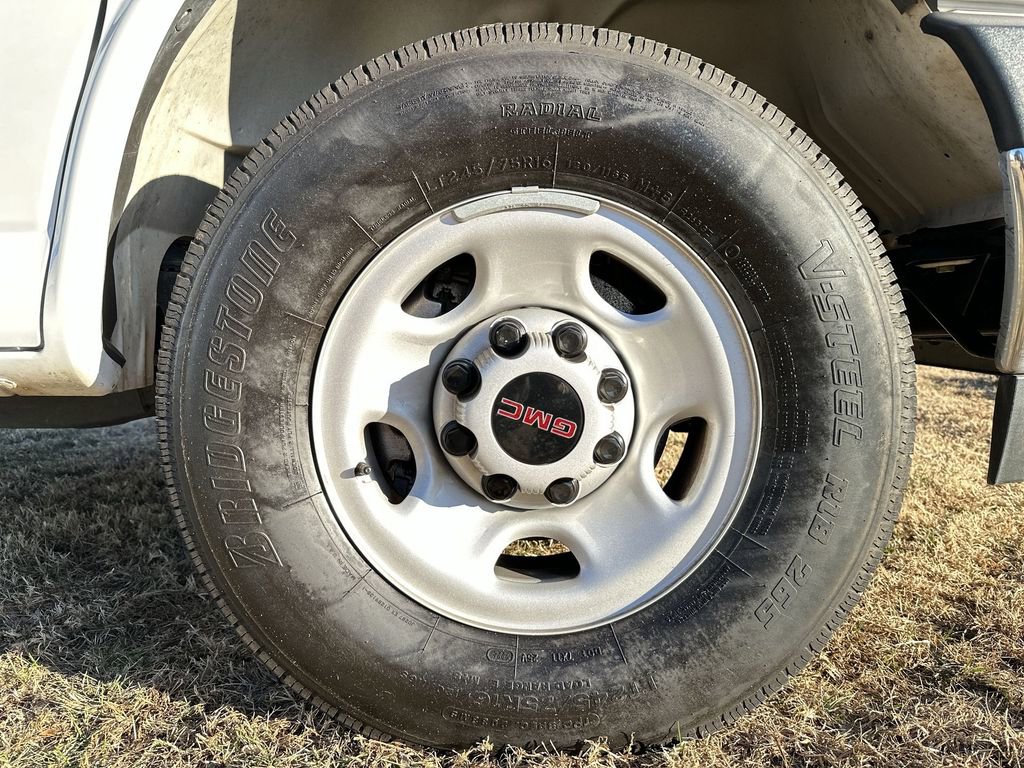 Used 2024 GMC Savana 2500 w/ Driver Convenience Package image 28