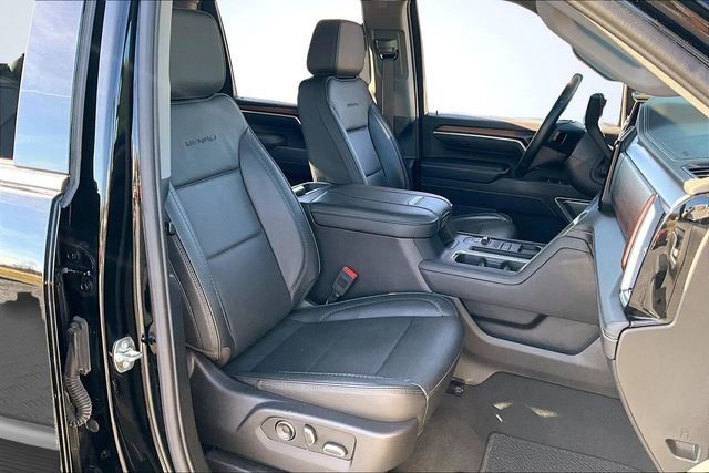 Used 2025 GMC Sierra 3500 Denali w/ Denali Reserve Package image 30