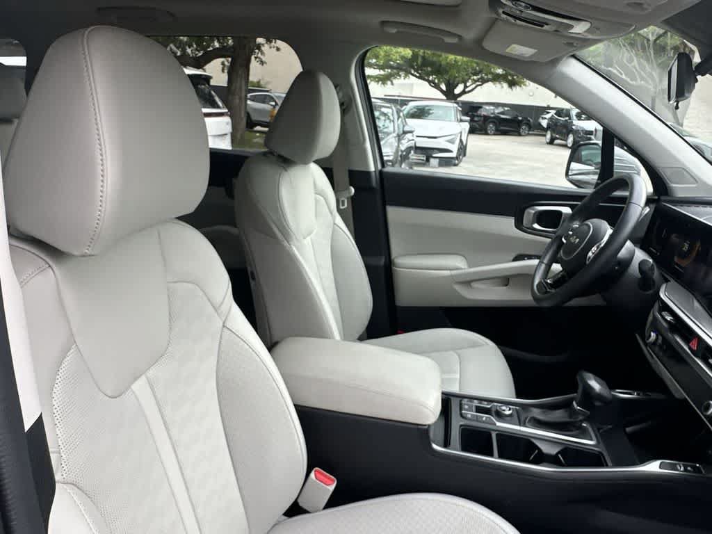 Certified 2024 Kia Sorento S w/ Panoramic Sunroof Package FWD image 13