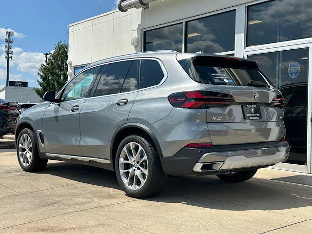 Used 2024 BMW X5 xDrive40i w/ Premium Package AWD/4WD image 8