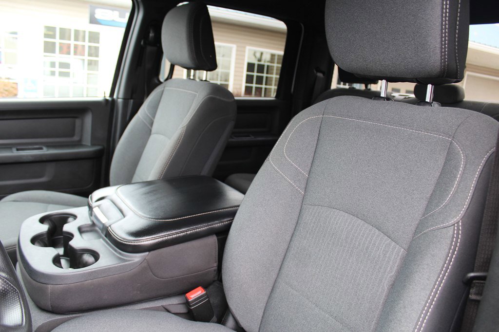 Used 2024 RAM 3500 Tradesman w/ Chrome Appearance Group image 21