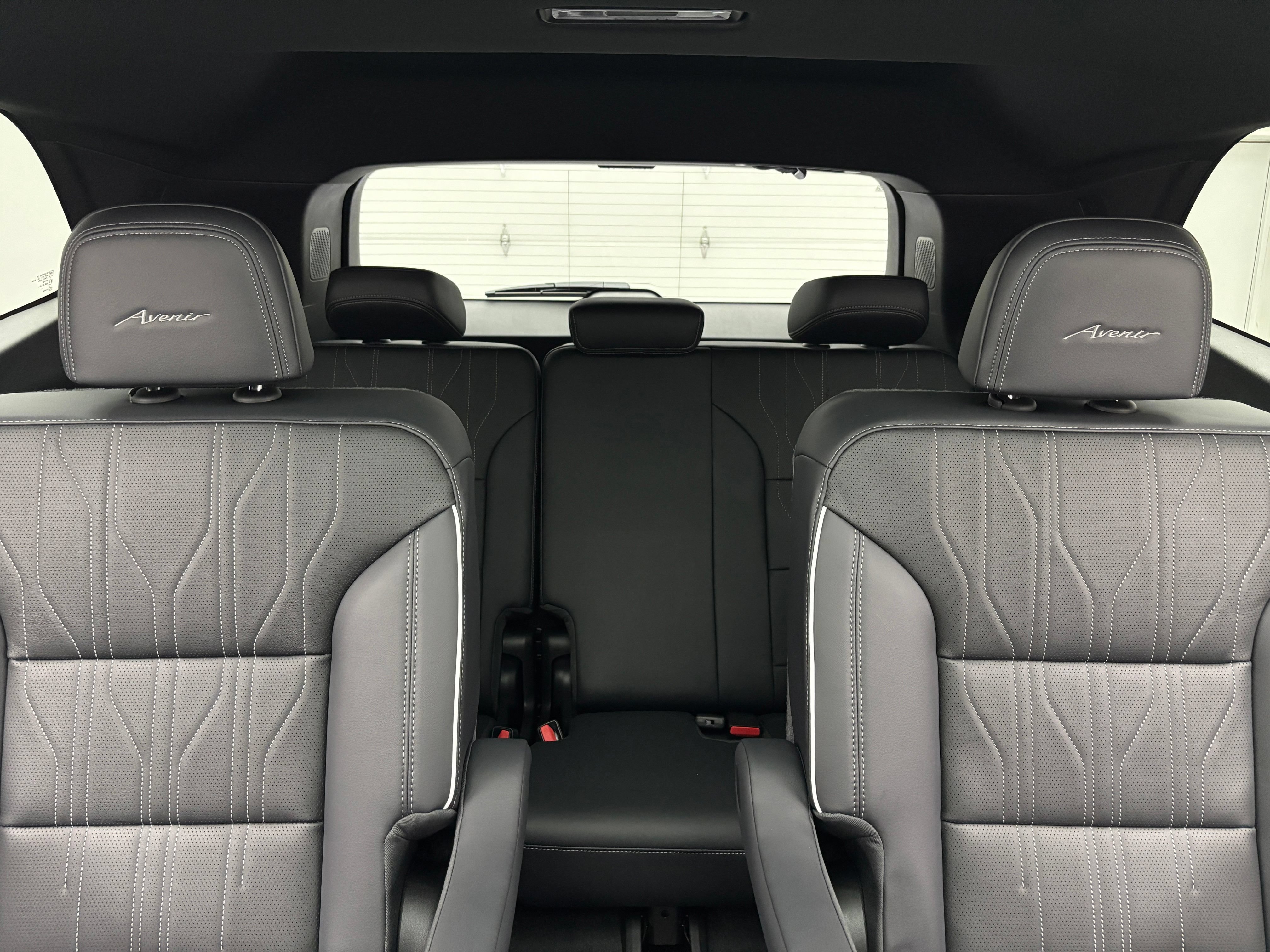 New 2027 Buick Enclave Avenir w/ LPO, Floor Liner Package AWD/4WD image 45