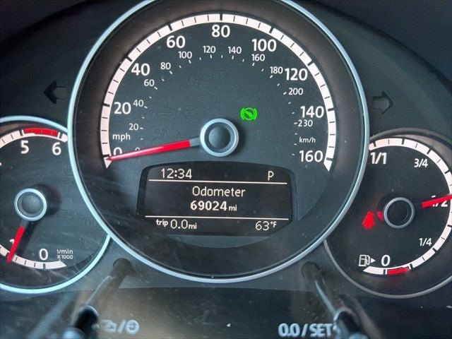 Used 2014 Volkswagen Beetle TDI FWD image 6