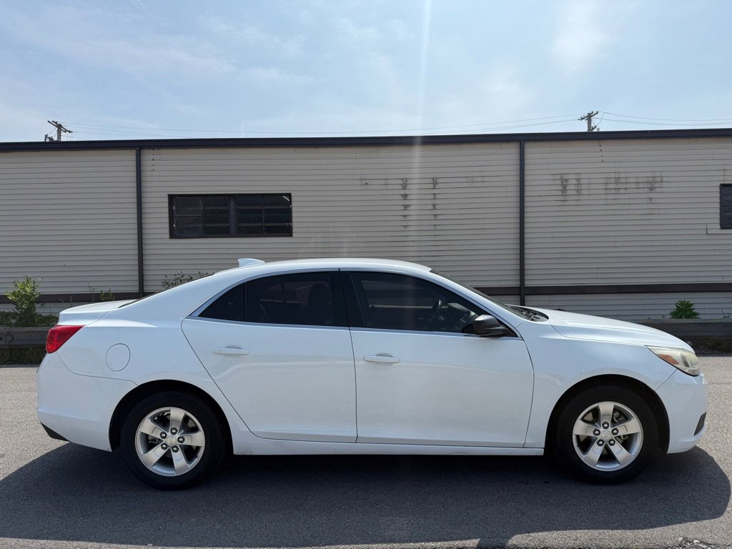 Used 2016 Chevrolet Malibu LS image 2