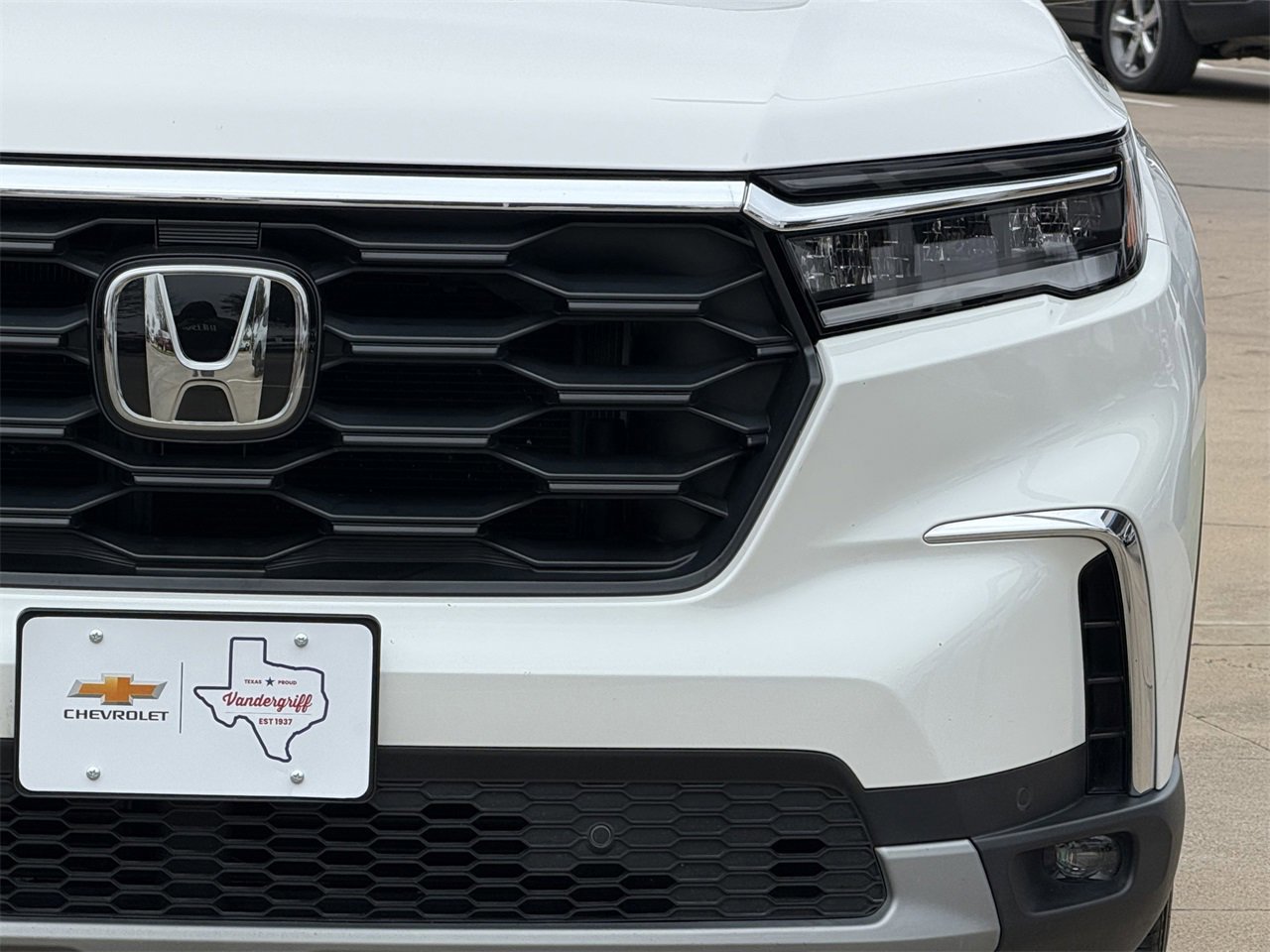 Used 2025 Honda Pilot EX-L image 8