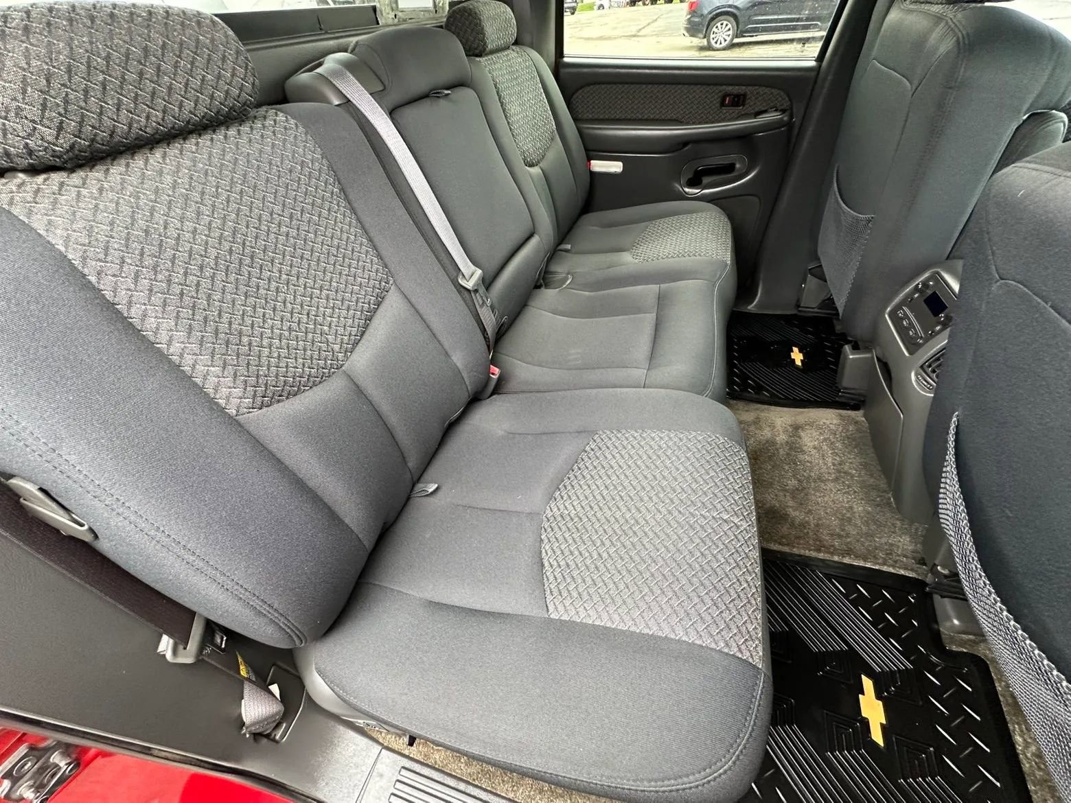 Used 2003 Chevrolet Avalanche 4x4 w/ Suspension Package, Off-Road image 18