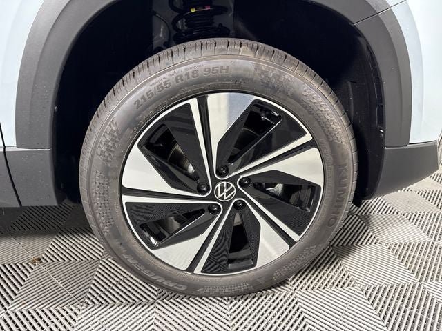 New 2026 Volkswagen Taos SE AWD/4WD image 11