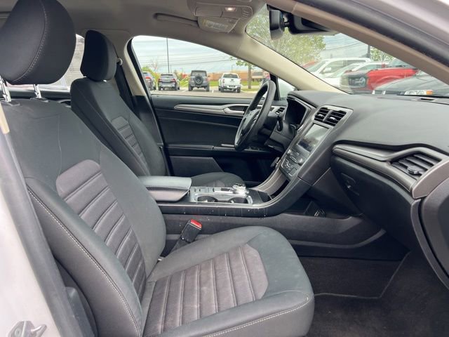 Used 2020 Ford Fusion SE FWD image 7