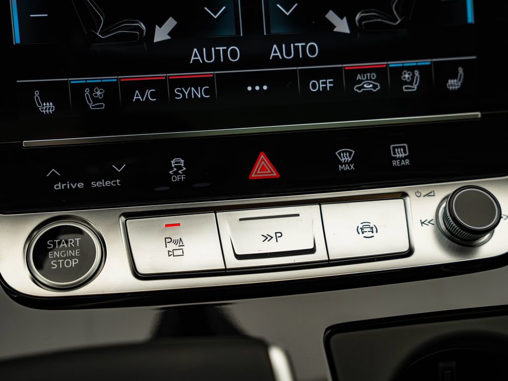 New 2026 Audi Q8 Prestige AWD/4WD image 36