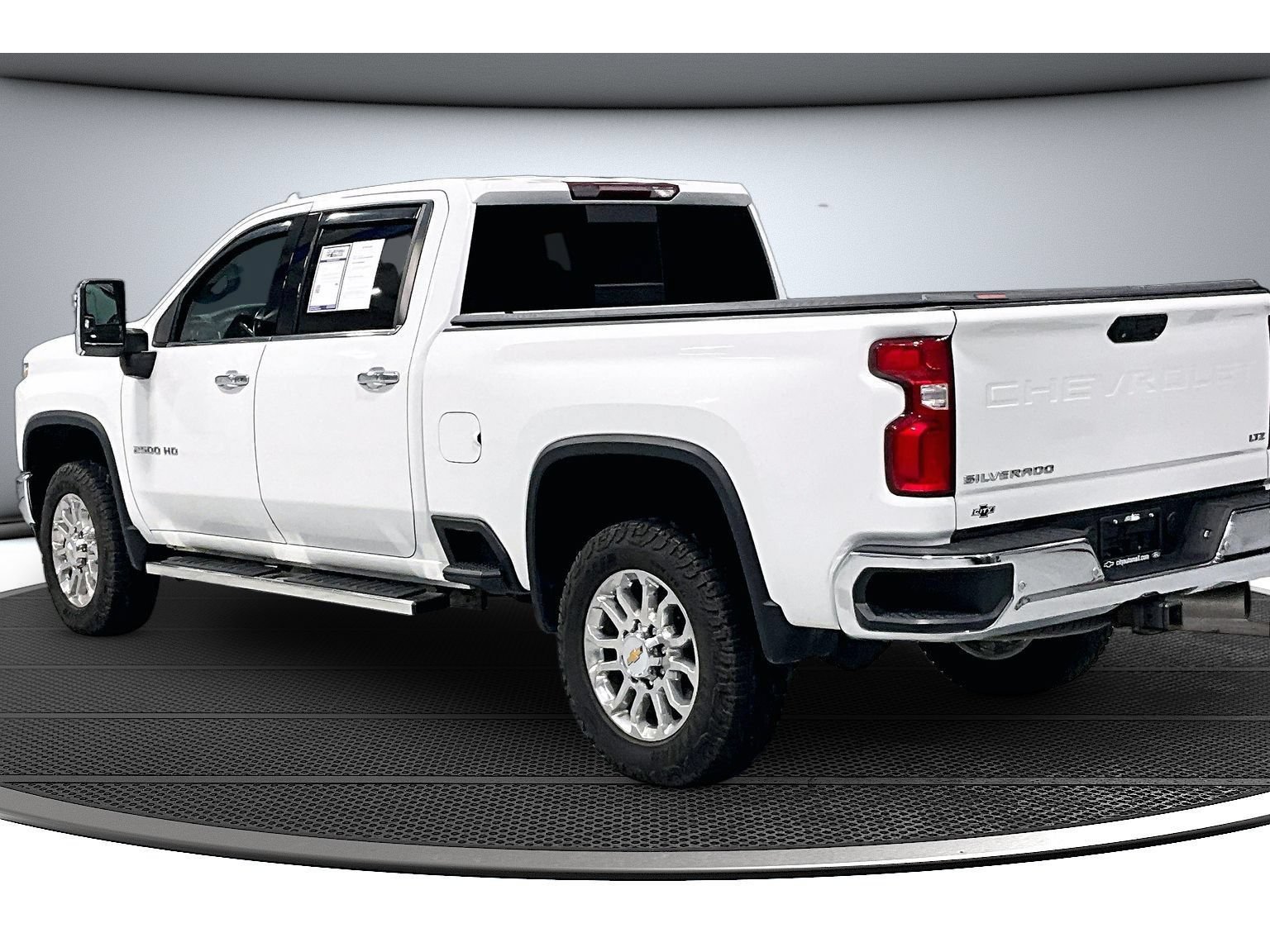 Used 2021 Chevrolet Silverado 2500 LTZ w/ LTZ Plus Package AWD/4WD image 19