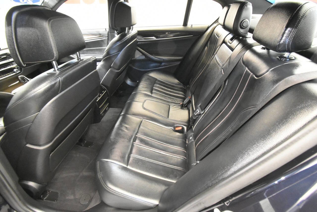 Used 2020 BMW M550i xDrive w/ Premium Package AWD/4WD image 14