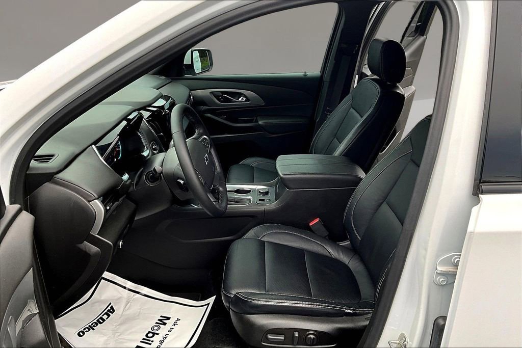 Used 2023 Chevrolet Traverse LT w/ Midnight/Sport Edition AWD/4WD image 21