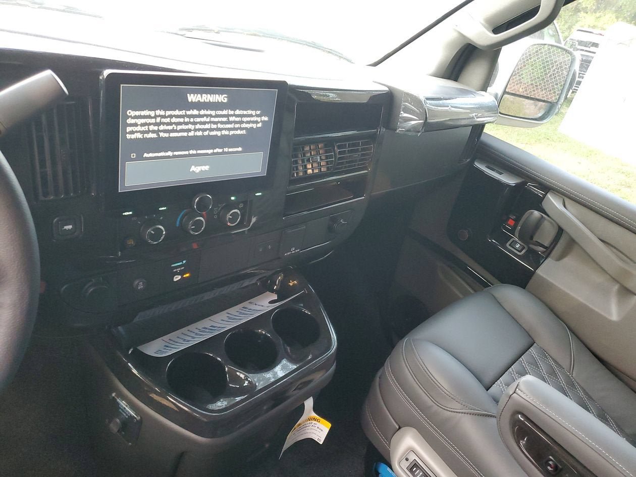 New 2026 GMC Savana 2500 w/ Driver Convenience Package RWD image 27