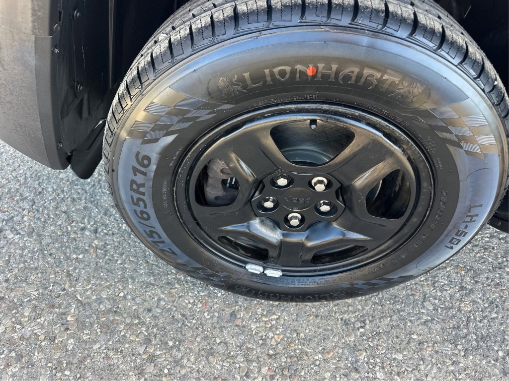 Used 2017 Jeep Renegade Sport w/ Power & Air Group image 19