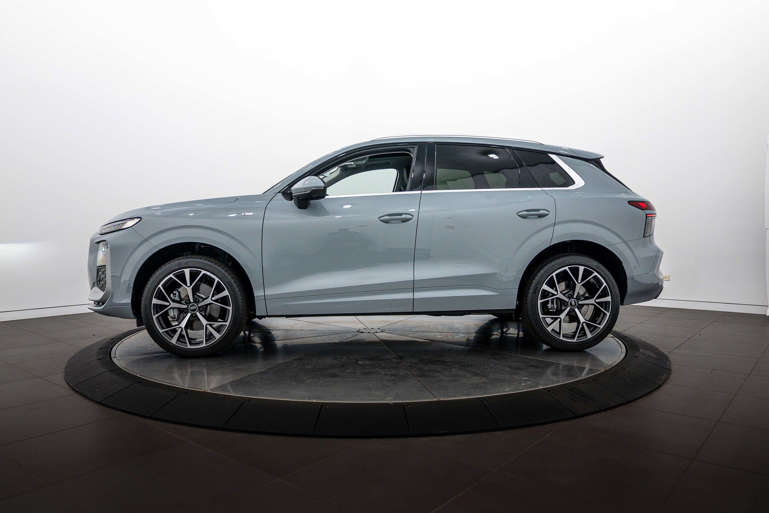Used 2026 Audi Q3 quattro 2.0T AWD/4WD image 6