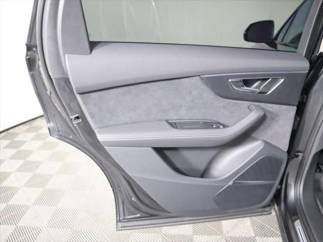 New 2025 Audi SQ7 Premium Plus image 25