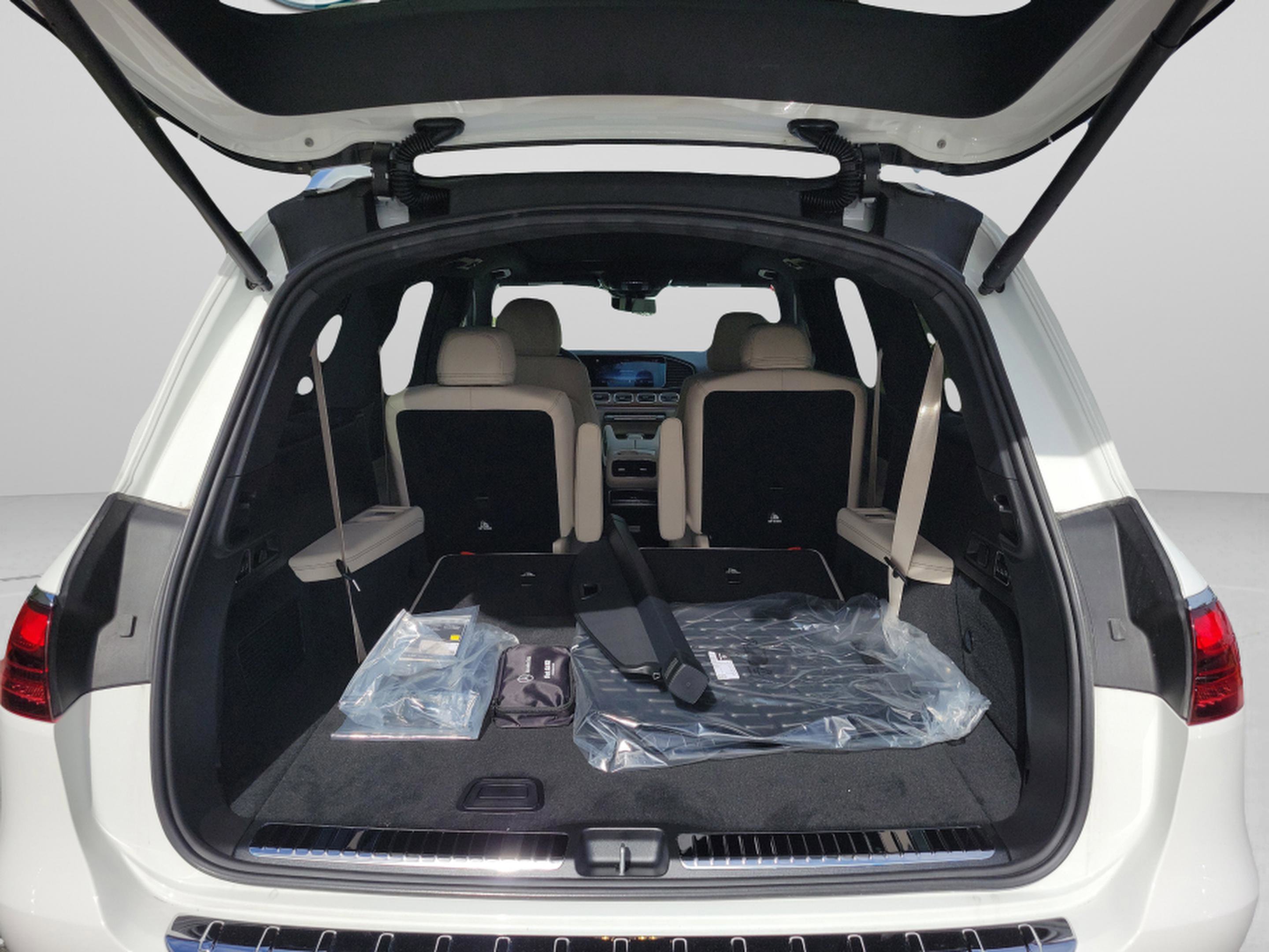 New 2026 Mercedes-Benz GLS 580 4MATIC image 5