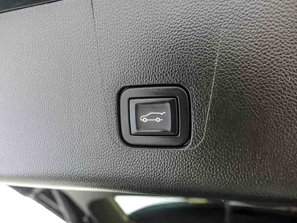 Used 2023 Chevrolet Traverse LT w/ LT Premium Package AWD/4WD image 36