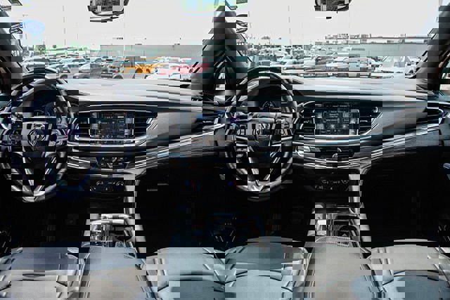 Used 2024 Buick Enclave Premium image 5
