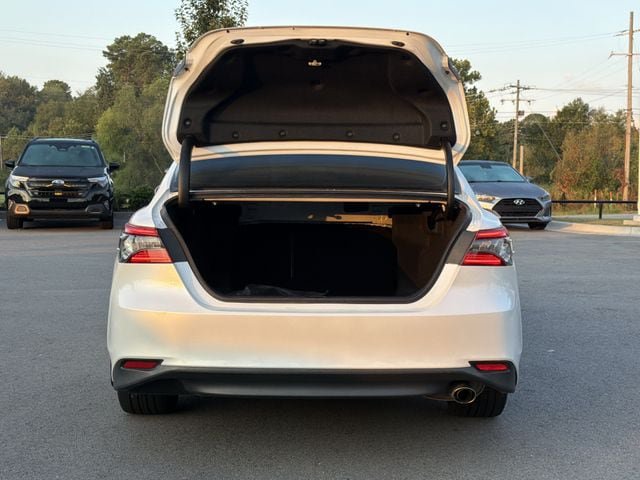 Used 2021 Toyota Camry XLE FWD image 14