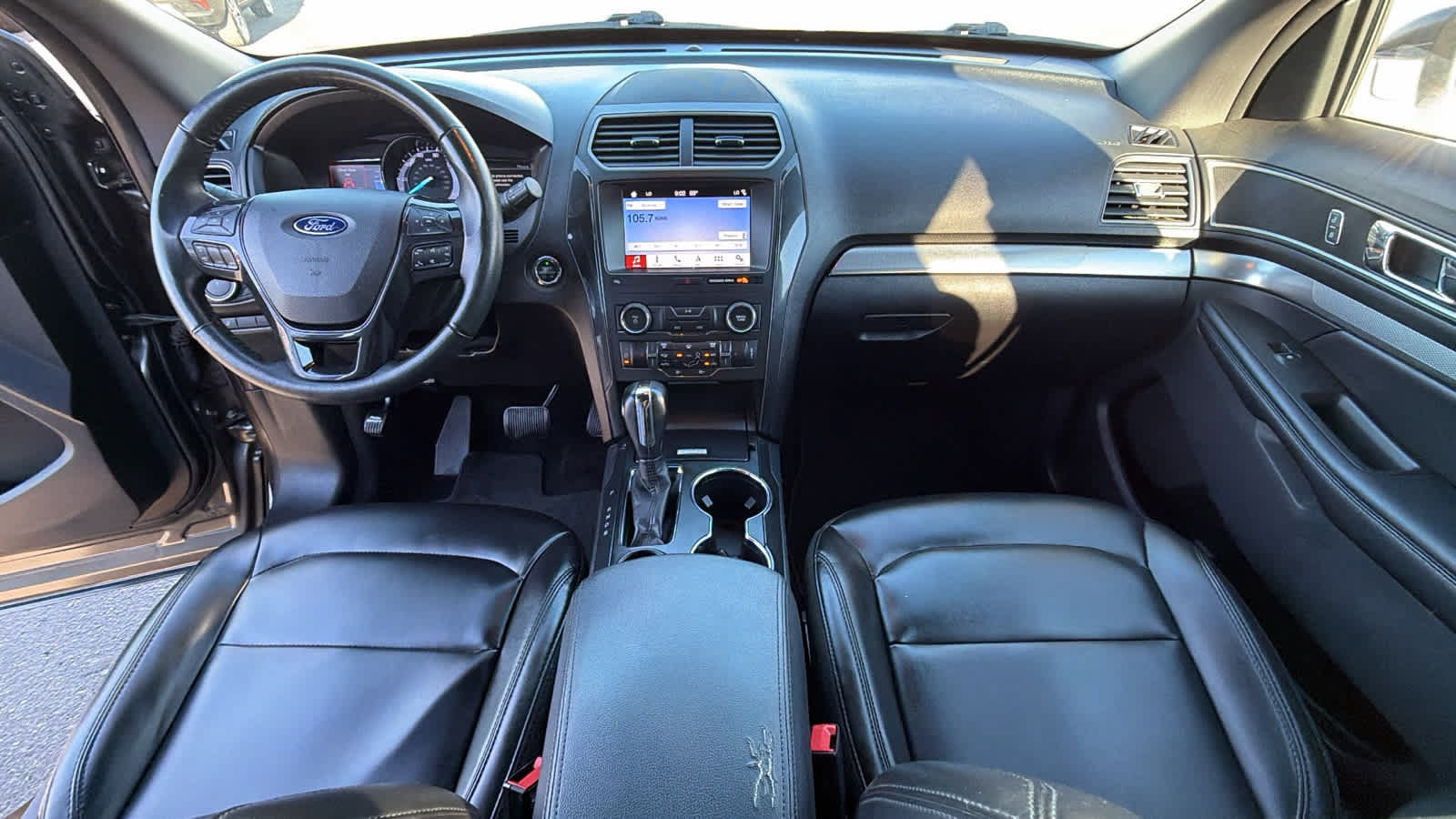 Used 2019 Ford Explorer XLT w/ Equipment Group 202A FWD image 26