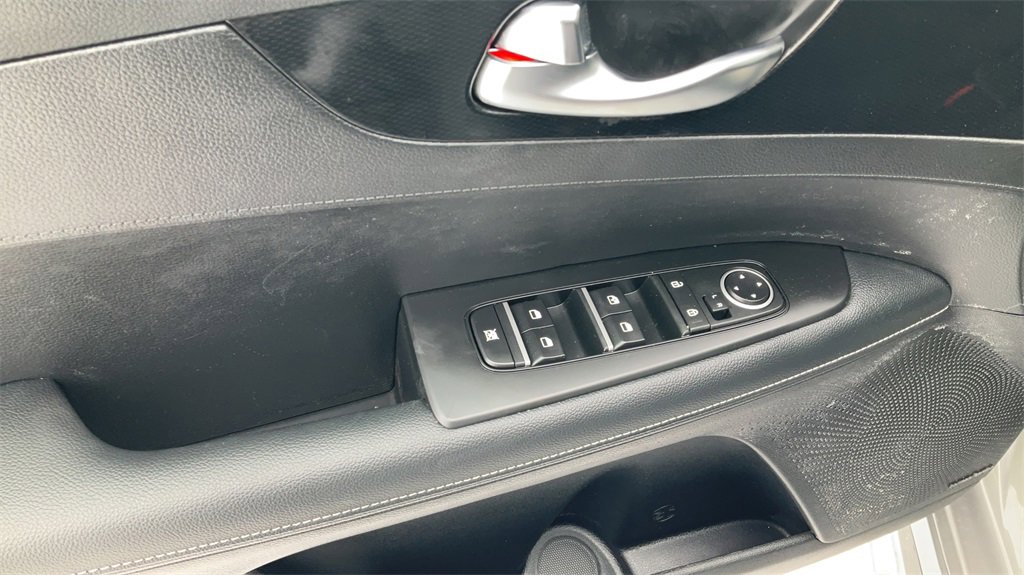 Used 2024 Kia Forte GT-Line w/ GT-Line Premium Package image 18