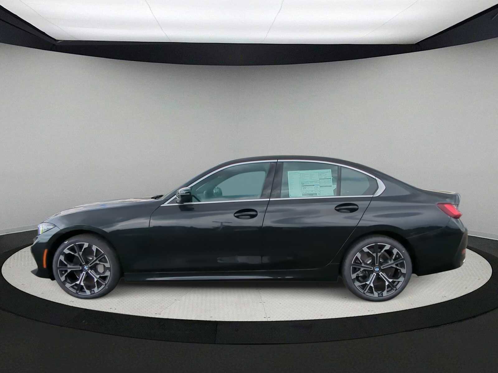 Used 2025 BMW 330i xDrive Sedan w/ Convenience Package image 5