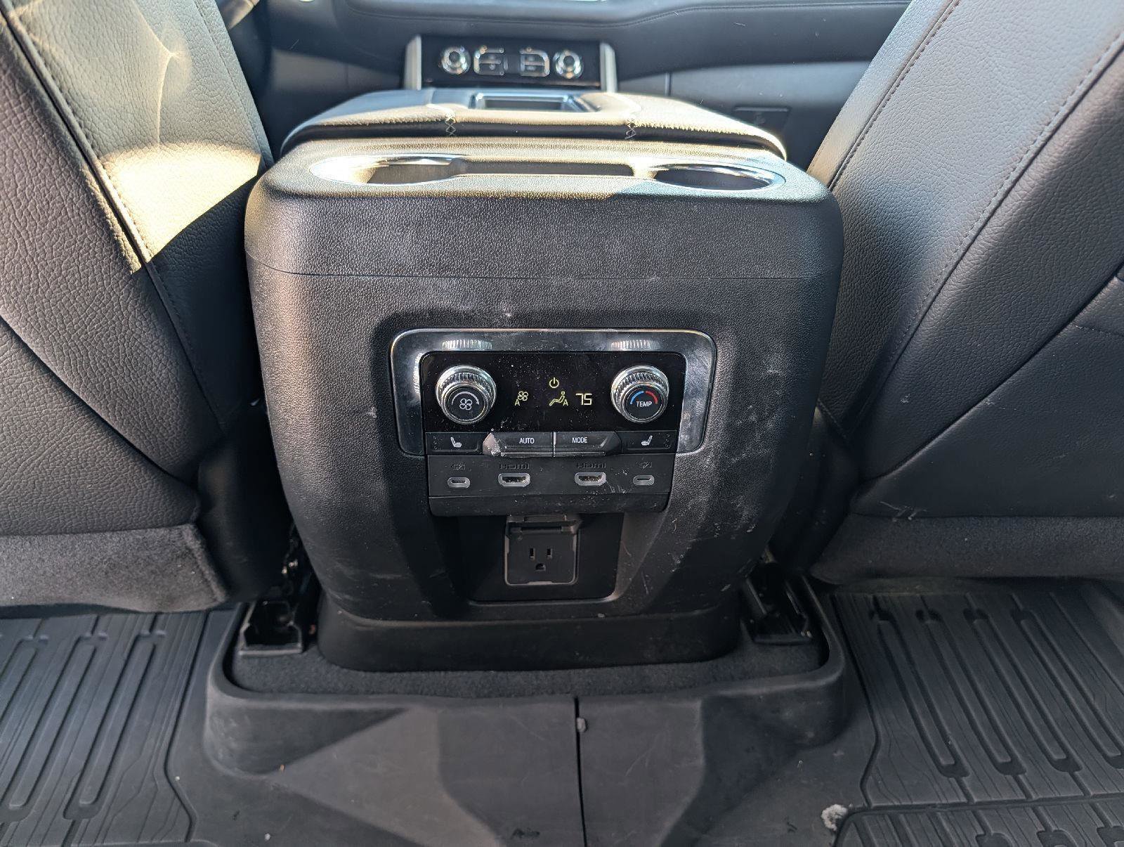 Used 2023 GMC Yukon XL Denali w/ Advanced Technology Package image 20