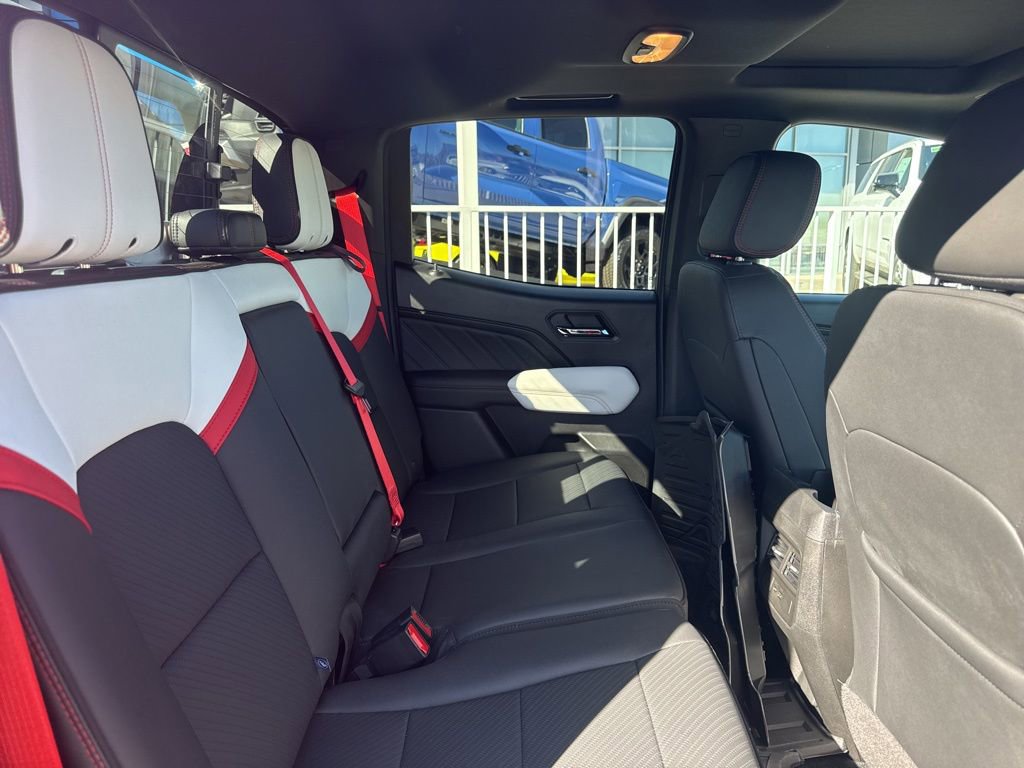 Certified 2025 GMC Canyon AT4 w/ AT4X AEV Edition image 27