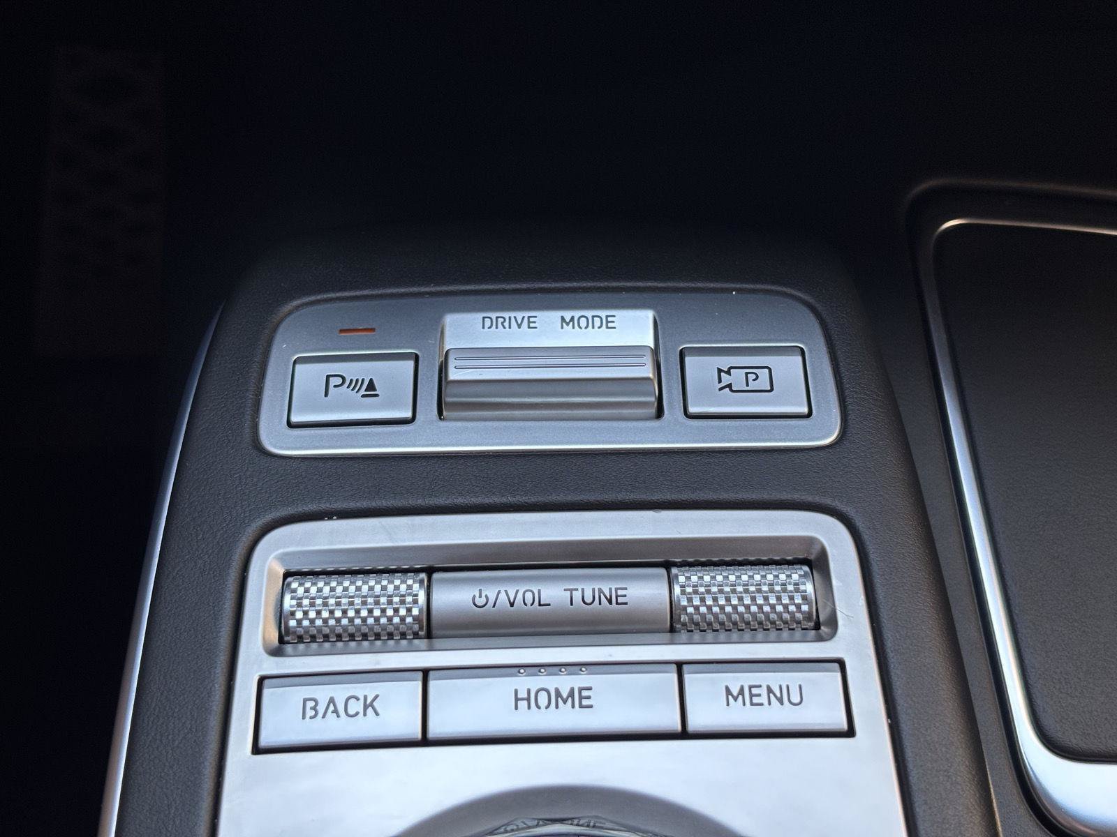 Used 2023 Genesis GV70 3.5T Sport w/ Sport Prestige Package AWD/4WD image 22