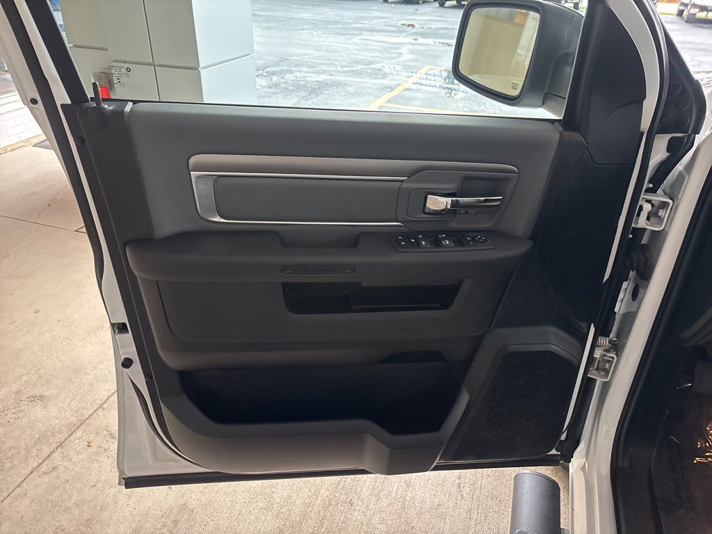 Used 2022 RAM 1500 Classic SLT w/ Electronics Convenience Group image 8