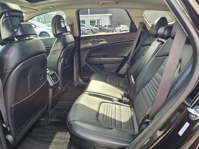 Certified 2025 Kia Sportage SX AWD/4WD image 18