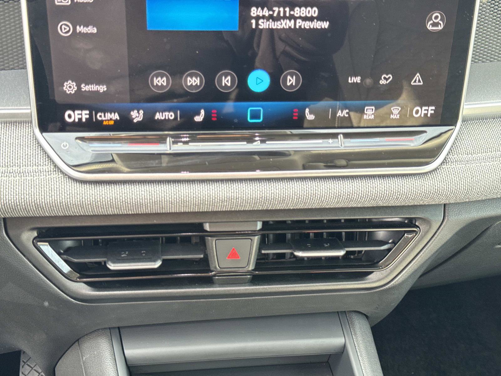 Certified 2025 Volkswagen Tiguan S w/ 18" Wheel Package image 23