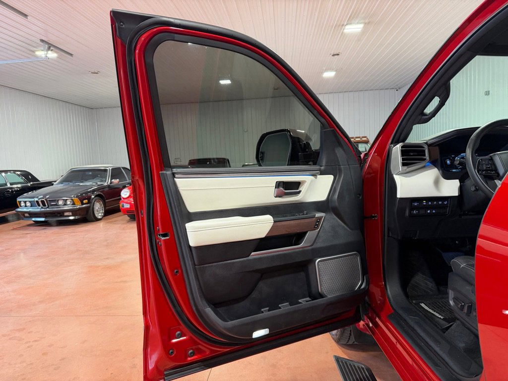 Used 2023 Toyota Sequoia Capstone AWD/4WD image 16