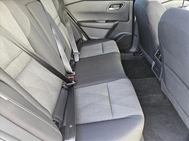 Used 2025 Nissan Rogue SV image 18