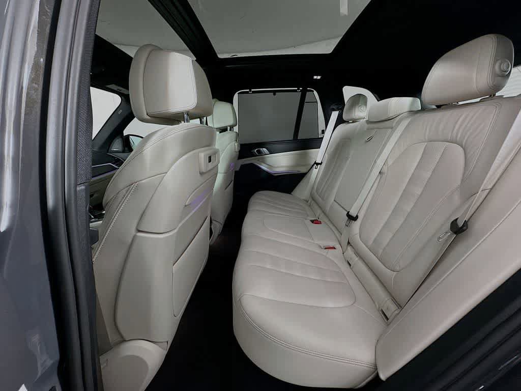 Used 2022 BMW X5 xDrive40i AWD/4WD image 14