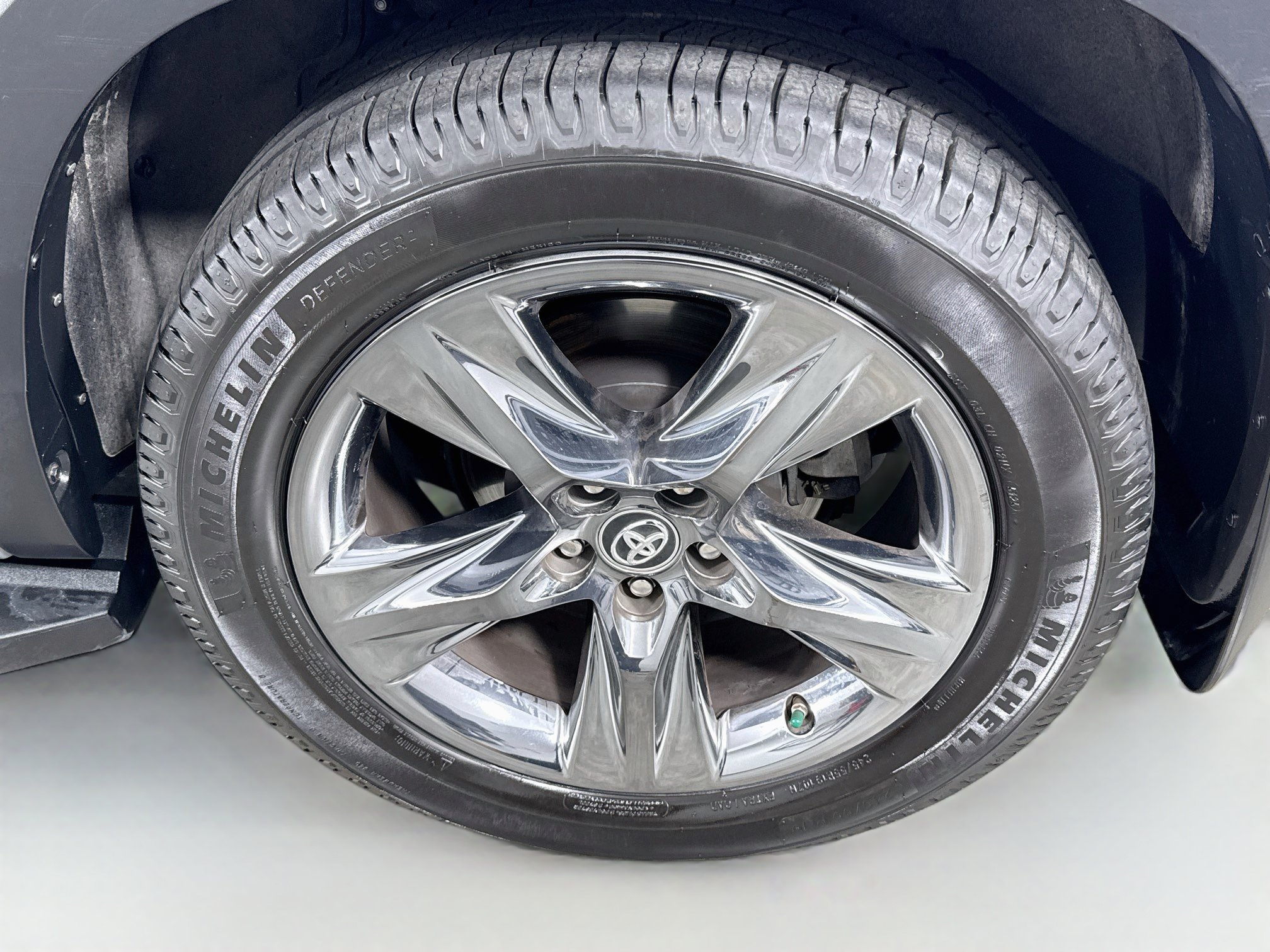 Used 2019 Toyota Highlander Limited Platinum AWD/4WD image 32