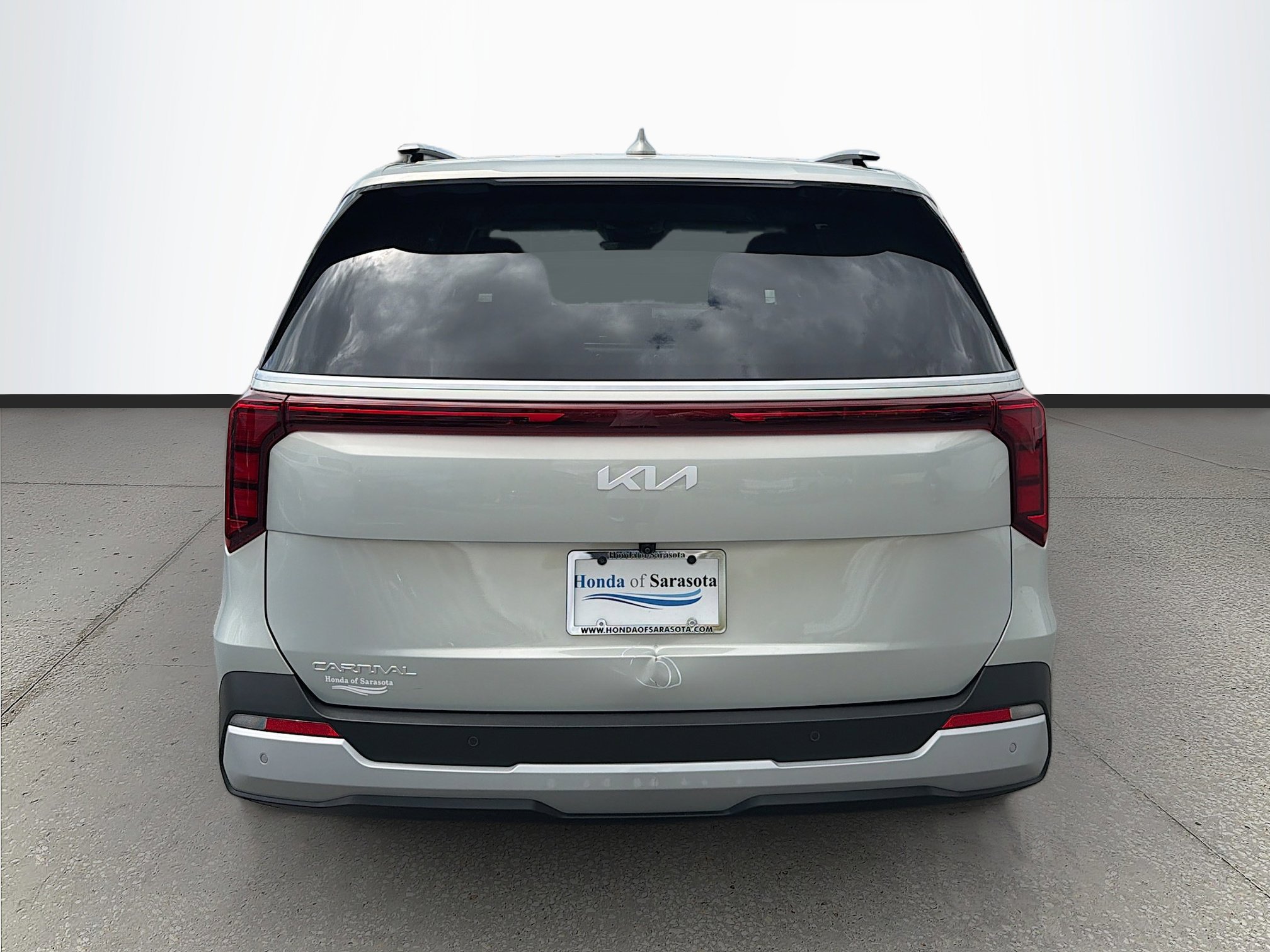 Used 2025 Kia Carnival EX image 6
